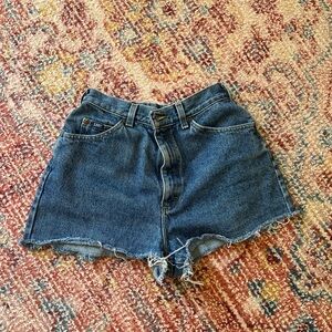 adorable dark wash lee vintage denim shorts